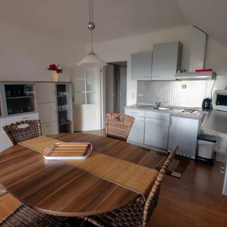 Neagu Mit 2 Apartements *