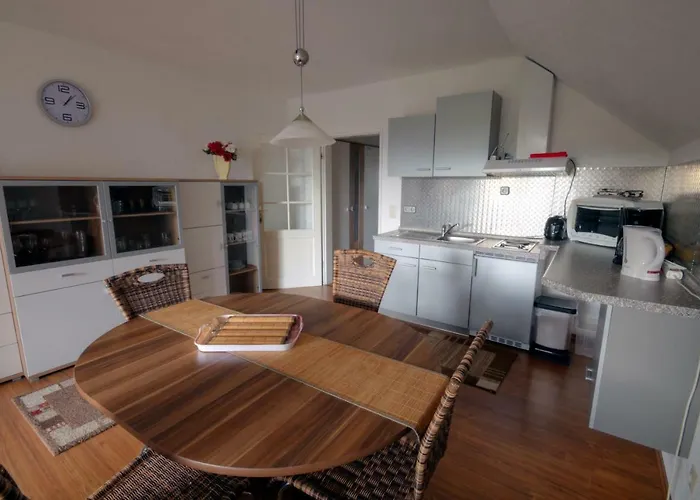 Neagu Mit 2 Apartements *